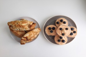 Easy recipes. Picture of pasties and cakes.